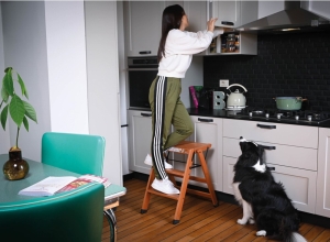 Табурет-стремянка Tialzo noce в интерьере Foppapedretti