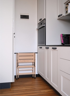 Табурет-стремянка Tialzo naturale сложенная Foppapedretti